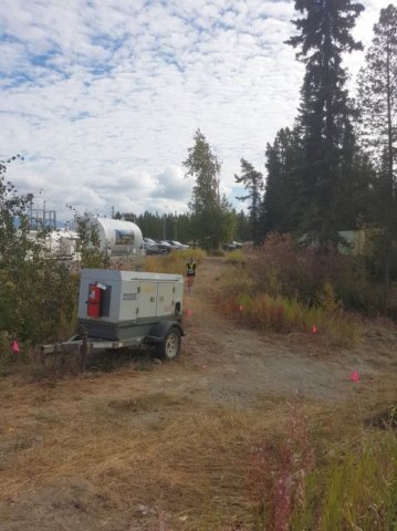 carcrosscornerrunnercomingthroughtrail2.jpg