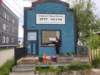 jeninfrontofraysradiostationphotocreditvy1gp_small.jpg